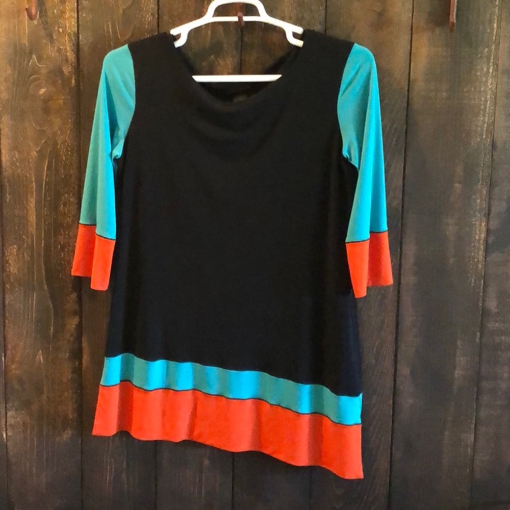 Eva Varro 3/4 Sleeve Slant Block Tunic